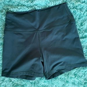FLEO high rise shorts
